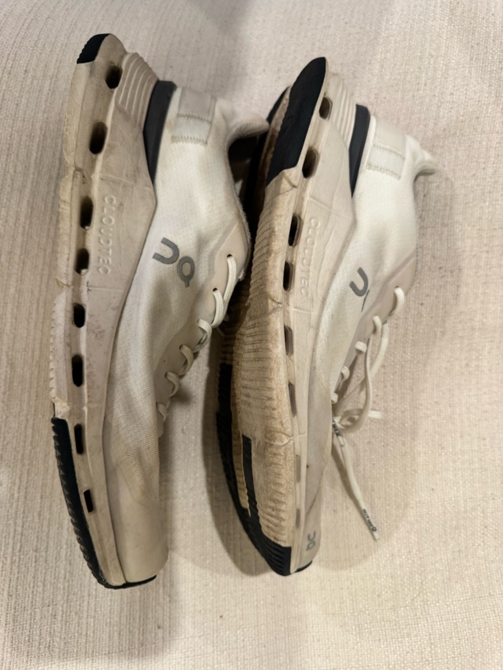 On Running Cloud women's  Running Shoes - White